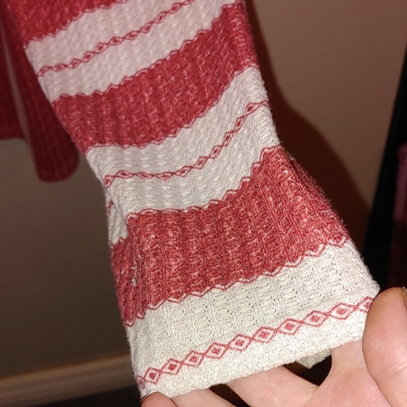 Lightweight striped top - Picture 3 of 4